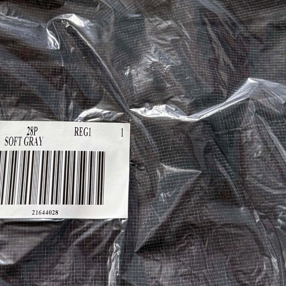 NEW PHOTOS! PANTS, PETITE, SOFT GREY, SIZE 28P, STRAIGHT LEG CROSS DYE, SAVVY - Picture 3 of 8